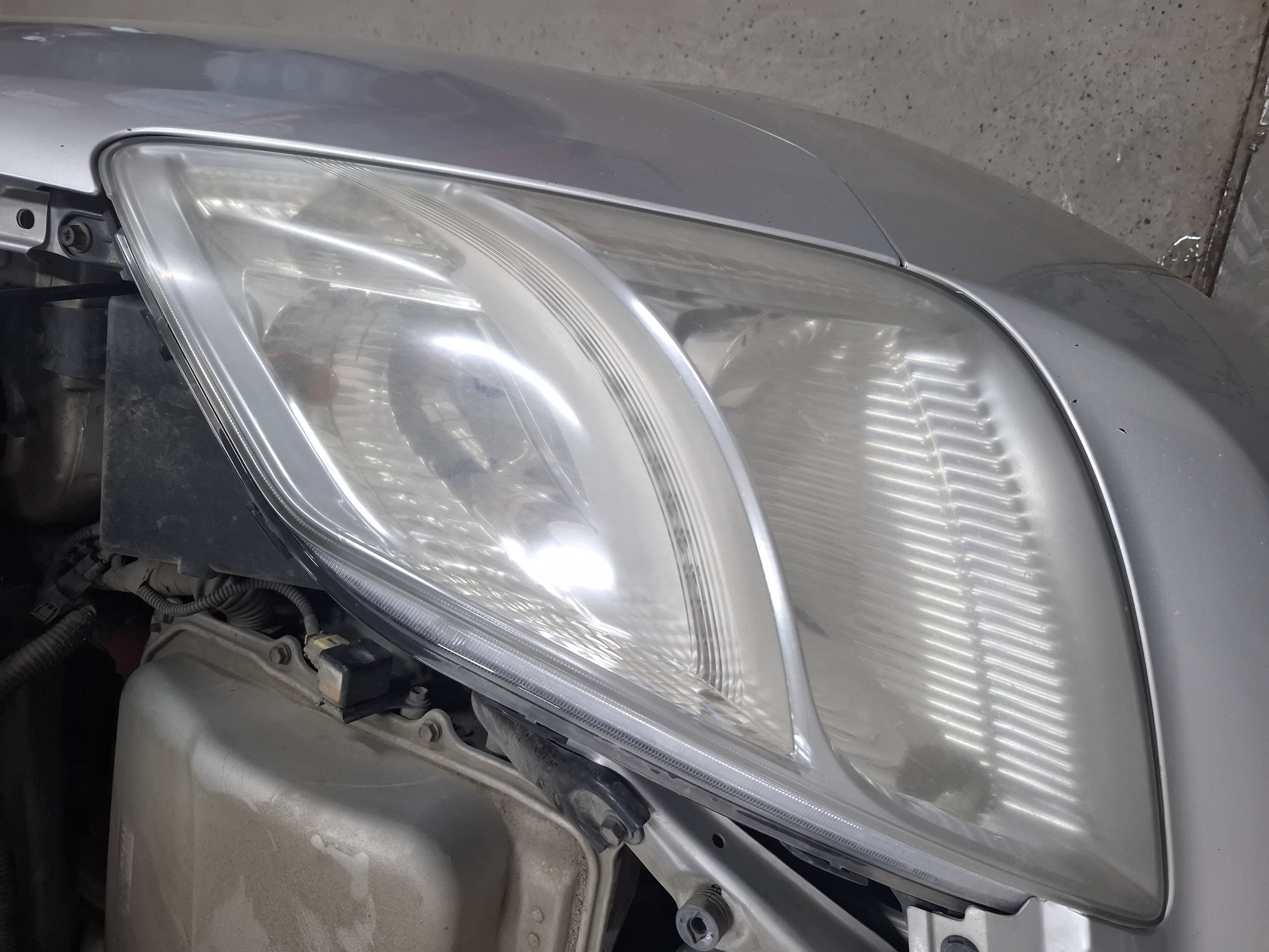 Химическая полировка фар Toyota Prius 2009 год, кузов NHW20