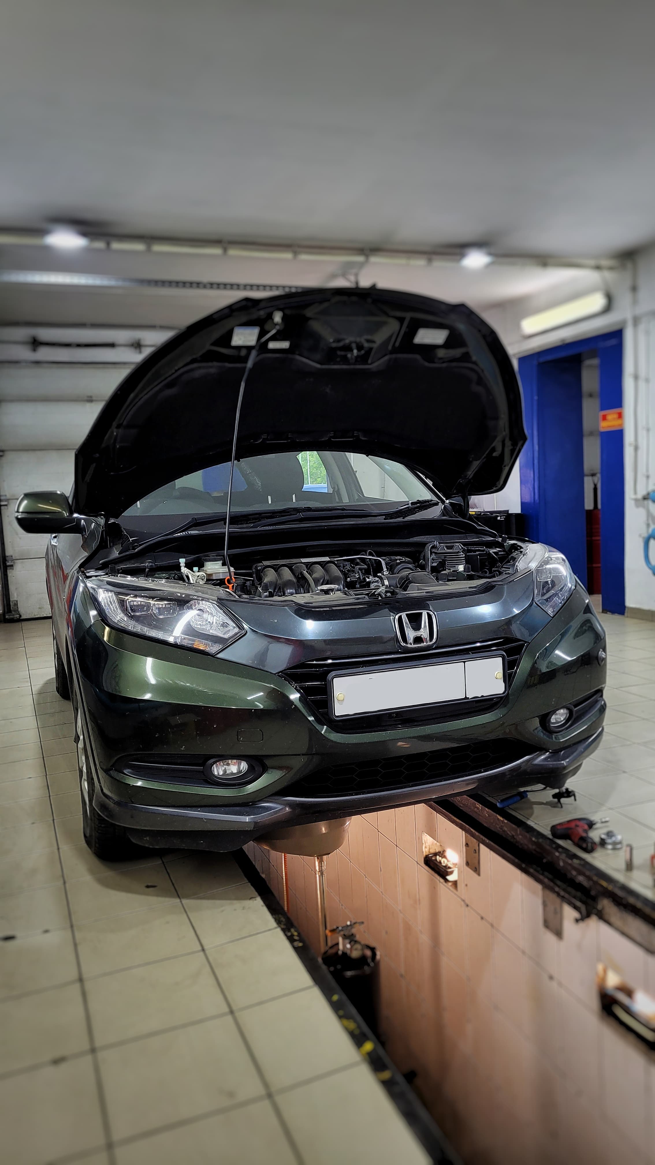 Техобслуживание и диагностика HONDA VEZEL 2014 года